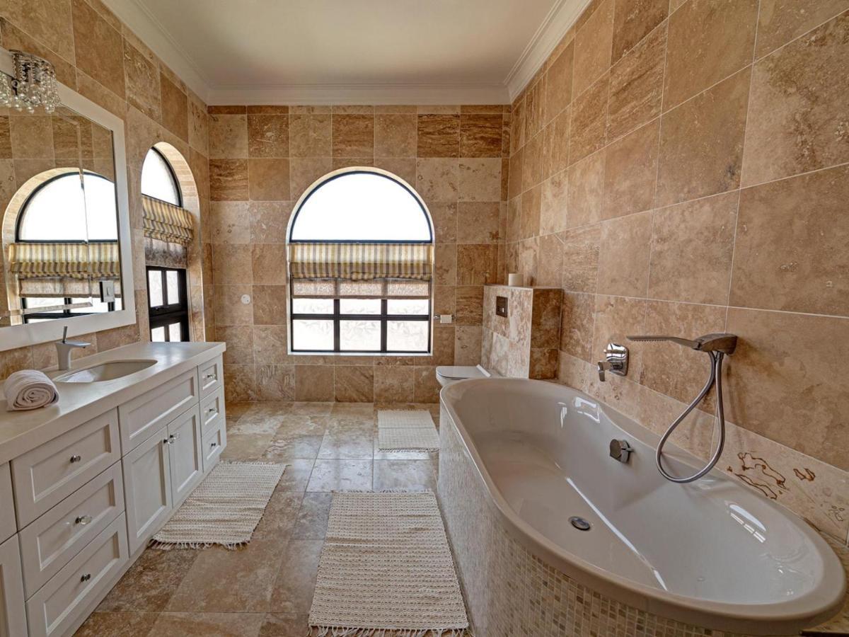 וואלביס ביי Lagoon Suites Guesthouse Cc מראה חיצוני תמונה