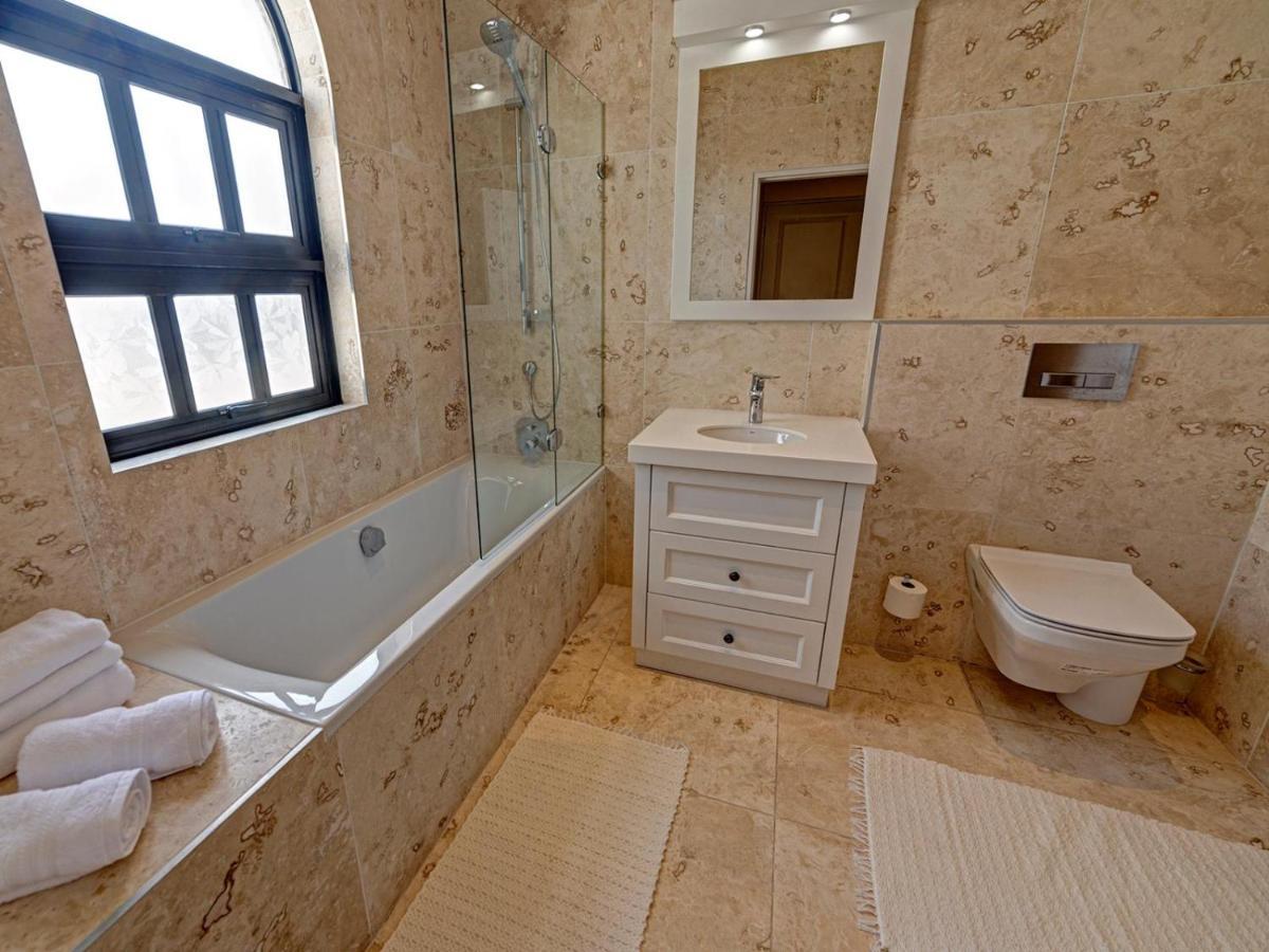 וואלביס ביי Lagoon Suites Guesthouse Cc מראה חיצוני תמונה